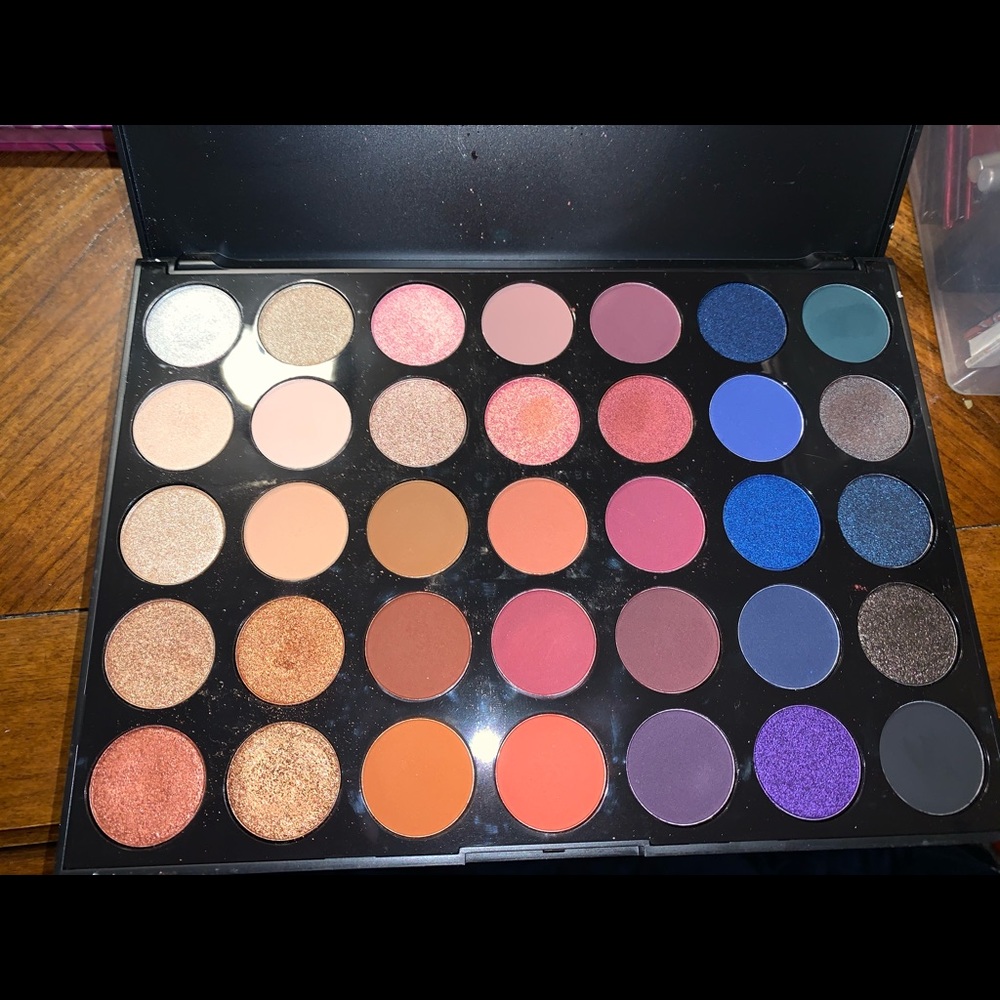 Morphe 35V artistry palette